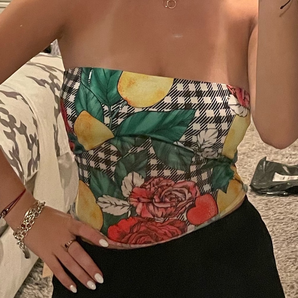 Tiger mist check floral top in a medium. New with tags and unopened